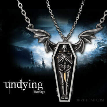 Undying Homage gothic necklace