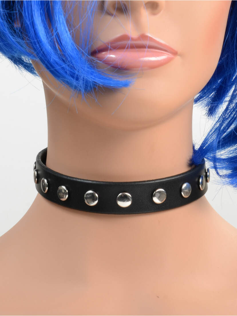 Leather Choker with One Row of Rivets and a Buckle