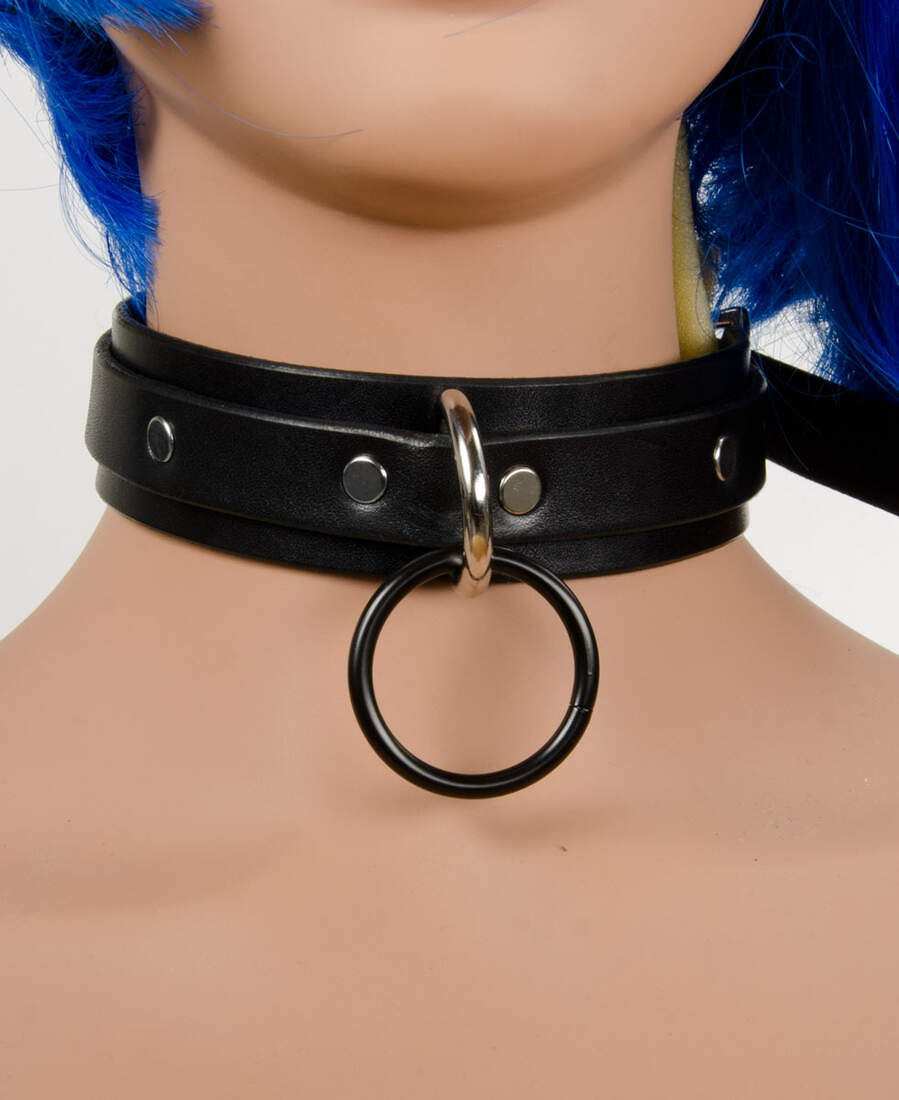 blk-single-ring-choker-model.jpg